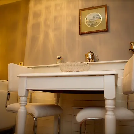 Bed & Breakfast Studio *
